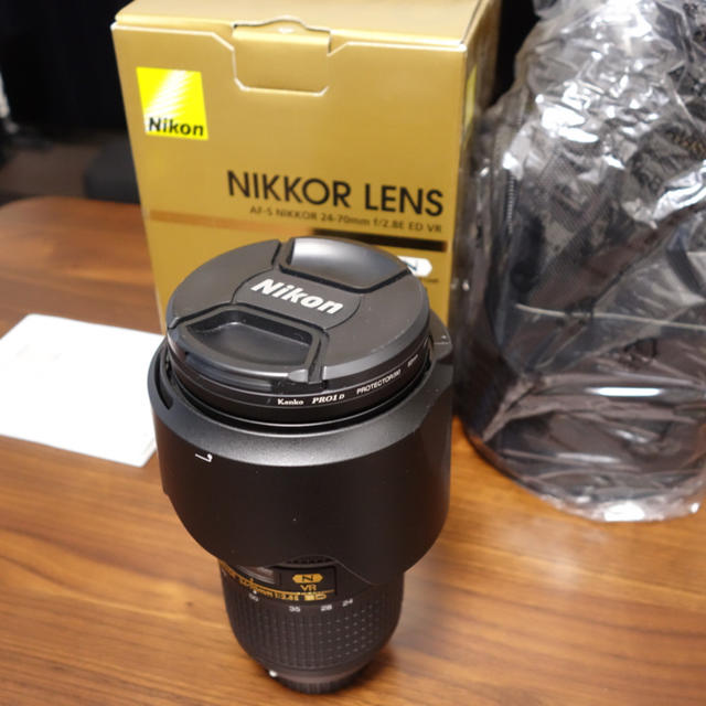 Nikon(ニコン)の超美品 AF-S NIKKOR 24-70mm f/2.8E ED VR スマホ/家電/カメラのカメラ(レンズ(ズーム))の商品写真