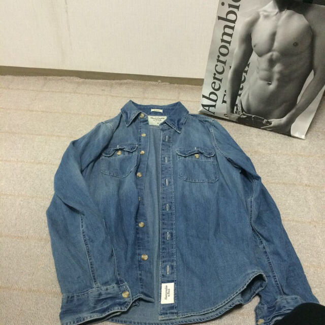 Abercrombie&Fitch(アバクロンビーアンドフィッチ)のデニムシャツ レディースのトップス(シャツ/ブラウス(長袖/七分))の商品写真