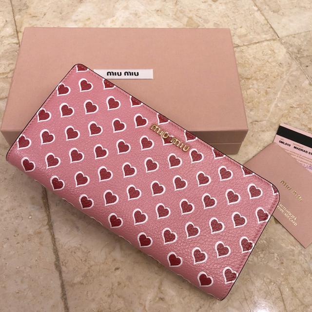 日本初の miumiu - 専用出品(21日までお取り置き) 財布 - serieleamos.com