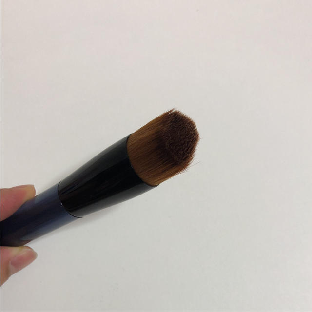 SHISEIDO (資生堂)(シセイドウ)の資生堂 ファンデーションブラシ131 コスメ/美容のベースメイク/化粧品(その他)の商品写真