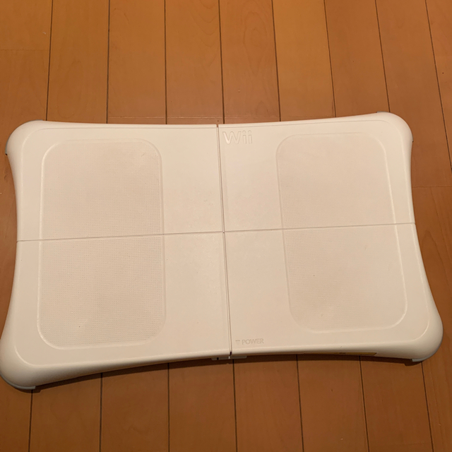 Wii(ウィー)のWii Fit エンタメ/ホビーのゲームソフト/ゲーム機本体(家庭用ゲーム機本体)の商品写真