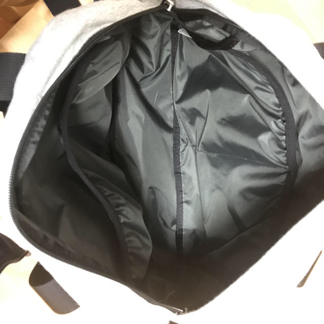 CHUMS(チャムス)のチャムス  ショルダー ボストンバック グレー メンズのバッグ(ショルダーバッグ)の商品写真