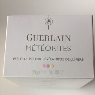 ゲラン(GUERLAIN)の半額以下‼️ゲラン  フェイスパウダー  メテオリット ビーユ(フェイスパウダー)