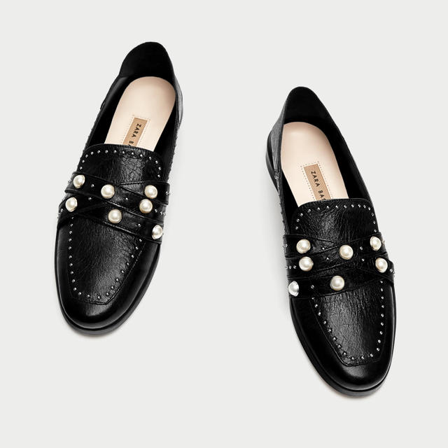 ZARA - ZARA パール付ローファーの通販 by ycc shop|ザラならラクマ ZARA - ZARA パール付ローファーの通販 by ycc shop|ザラならラクマ