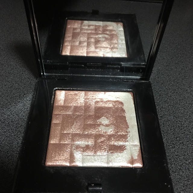 BOBBI BROWN(ボビイブラウン)のBOBBI  BROWN 01ピンクグロウ💕お値下げ コスメ/美容のベースメイク/化粧品(フェイスカラー)の商品写真