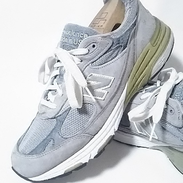 New Balance(ニューバランス)の
定3万USA製限定!ニューバランス993牛革レザースニーカー王道灰銀！


 メンズの靴/シューズ(スニーカー)の商品写真