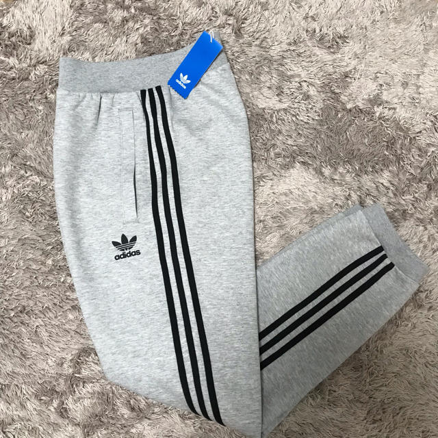 adidas(アディダス)の新品！adidas originals  トラックパーカー セットアップ グレー メンズのトップス(パーカー)の商品写真