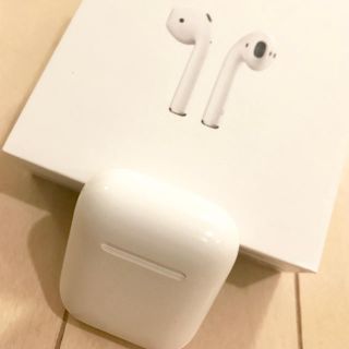 アップル(Apple)の★値下げ★箱ありAirPods☆充電ケースのみ(ヘッドフォン/イヤフォン)