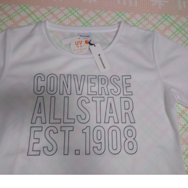CONVERSE(コンバース)のタグ付　新品　converse　コンバース　半袖Tシャツ　LL　白　再帰反射 レディースのトップス(Tシャツ(半袖/袖なし))の商品写真