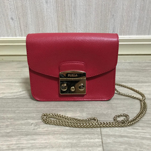 Furla(フルラ)のフルラ  メトロポリス レッド レディースのバッグ(ショルダーバッグ)の商品写真