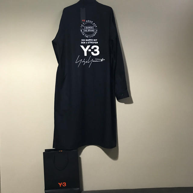 Y-3(ワイスリー)の［本日限定価格］Y-3 スタッフシャツ 確実正規品 メンズのトップス(シャツ)の商品写真