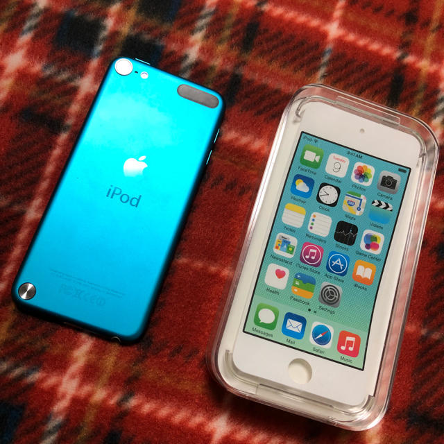 Apple(アップル)の【近々出品取り下げ予定】iPod touch ❁﻿ 第5世代  64GB 青 スマホ/家電/カメラのオーディオ機器(ポータブルプレーヤー)の商品写真