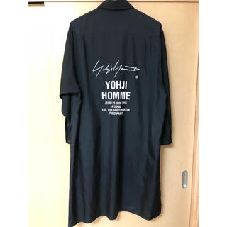 ヨウジヤマモト(Yohji Yamamoto)のYohjiyamamotoスタッフシャツ 18ss(即購入可能)(シャツ)