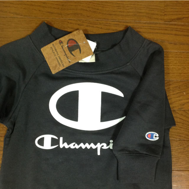 Champion(チャンピオン)の☆新品☆ Champion トレーナー 100cm キッズ/ベビー/マタニティのキッズ服女の子用(90cm~)(Tシャツ/カットソー)の商品写真