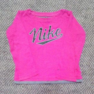 ナイキ(NIKE)のnike 90サイズ　ピンクカットソー(Tシャツ/カットソー)