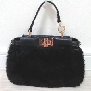 フェンディ(FENDI)のFendi マイクロピーカブー ブラック ムートン限定値下げ販売(ハンドバッグ)