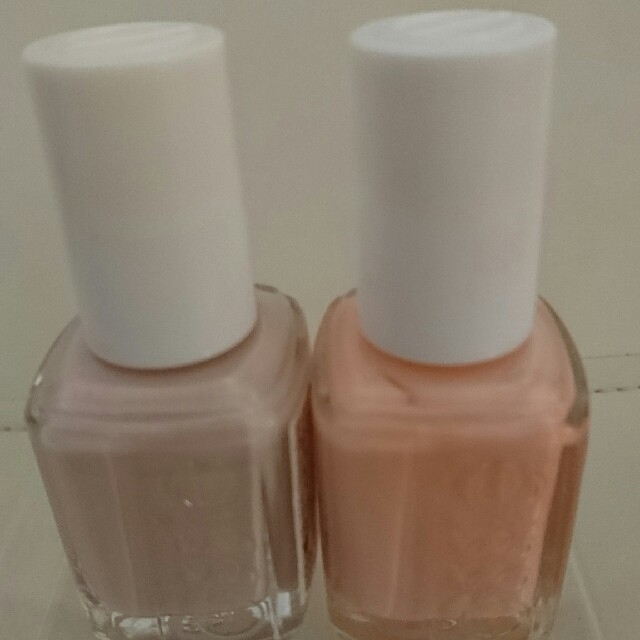 Essie(エッシー)のエッシー essie ネイル マニキュア ピンク グレージュ 2こセット コスメ/美容のネイル(マニキュア)の商品写真