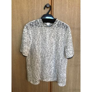 ジーユー(GU)の【おねも様専用】GU レース 花柄 トップス(Tシャツ(半袖/袖なし))