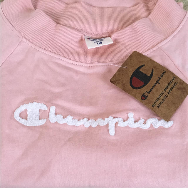 Champion(チャンピオン)の【新品未着用】タグ付き☆ Champion キッズ トレーナー キッズ/ベビー/マタニティのキッズ服女の子用(90cm~)(Tシャツ/カットソー)の商品写真