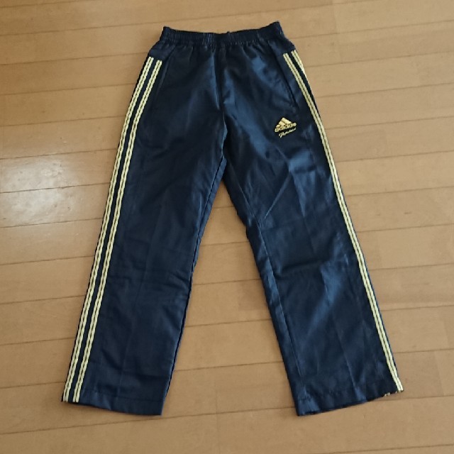 adidas(アディダス)のnatii様専用・adidas・ウィンドブレーカー上下・size130 キッズ/ベビー/マタニティのキッズ服男の子用(90cm~)(ジャケット/上着)の商品写真