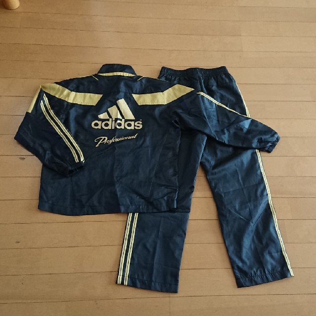 adidas(アディダス)のnatii様専用・adidas・ウィンドブレーカー上下・size130 キッズ/ベビー/マタニティのキッズ服男の子用(90cm~)(ジャケット/上着)の商品写真