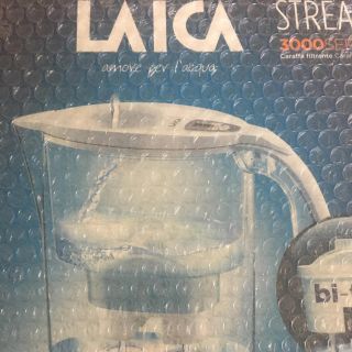 ブリタックス(Britax)のLAICA 浄水器 ポット型 新品(浄水機)