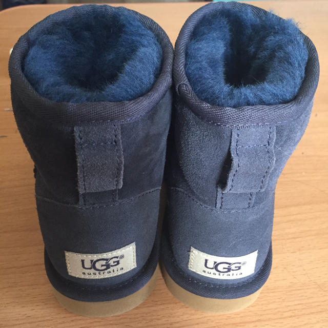 UGG(アグ)のugg ショートブーツ 未使用 キッズ/ベビー/マタニティのキッズ靴/シューズ(15cm~)(ブーツ)の商品写真
