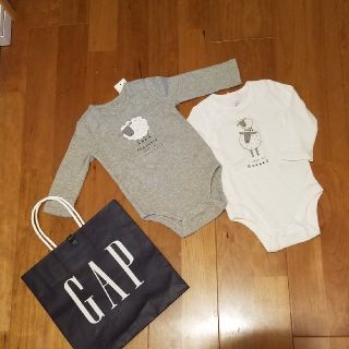 ベビーギャップ(babyGAP)の60 前開きロンパース　2枚セット　パパママシリーズ(ロンパース)