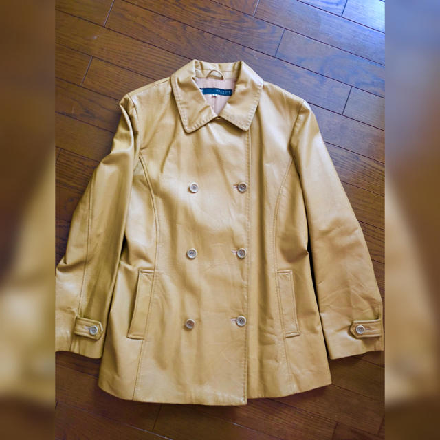 MELROSE(メルローズ)の麗子さん様❤︎専用 MELROSE ピッグレザーハーフコート レディースのジャケット/アウター(ピーコート)の商品写真