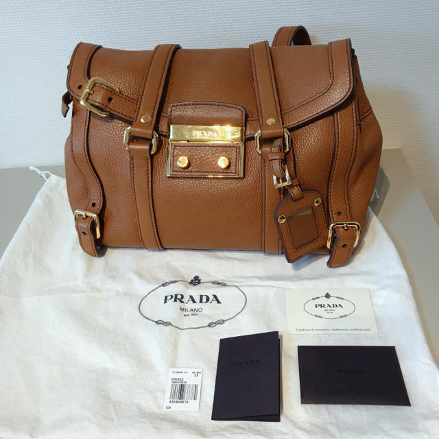 PRADA(プラダ)のPRADA ハンドバッグ ヴィテロダ イノ バックル レディースのバッグ(ハンドバッグ)の商品写真