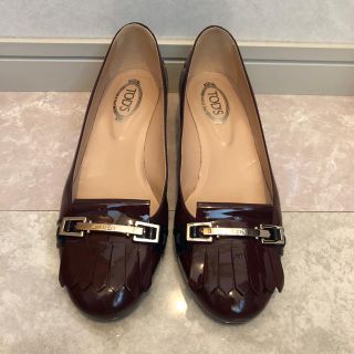 トッズ(TOD'S)のTOD'Sトッズ エナメルパンプス ほぼ新品 35ハーフ(ハイヒール/パンプス)