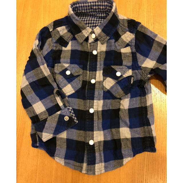 BeBe(ベベ)のbebe ☆ リバーシブルシャツ キッズ/ベビー/マタニティのキッズ服男の子用(90cm~)(ブラウス)の商品写真