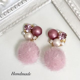 ピンクファーボールビジューピアス(ピアス)