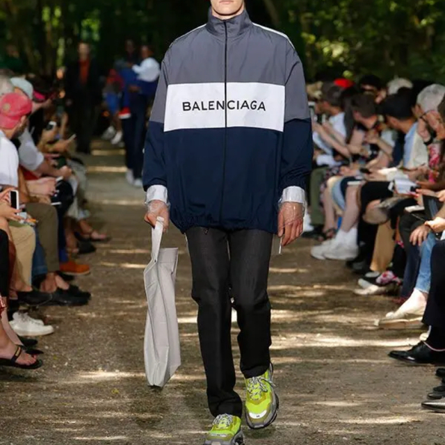 【高額売筋】 Balenciaga - BALENCIAGA ウインドブレーカー ナイロンジャケット