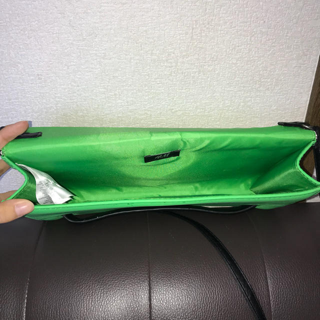 H&M(エイチアンドエム)の[お値下げしました！] ☆ショルダーバッグ☆ レディースのバッグ(ショルダーバッグ)の商品写真