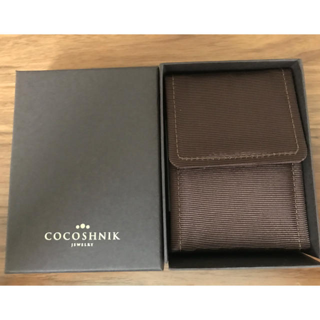 COCOSHNIK(ココシュニック)のCOCOSHNIK アクセサリーケース 外箱付き レディースのアクセサリー(その他)の商品写真