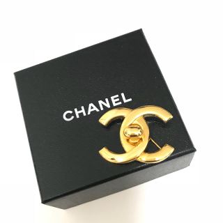 シャネル(CHANEL)のCHANEL シャネル★超美品 レア物 ターンロック ココマーク ブローチ (ブローチ/コサージュ)