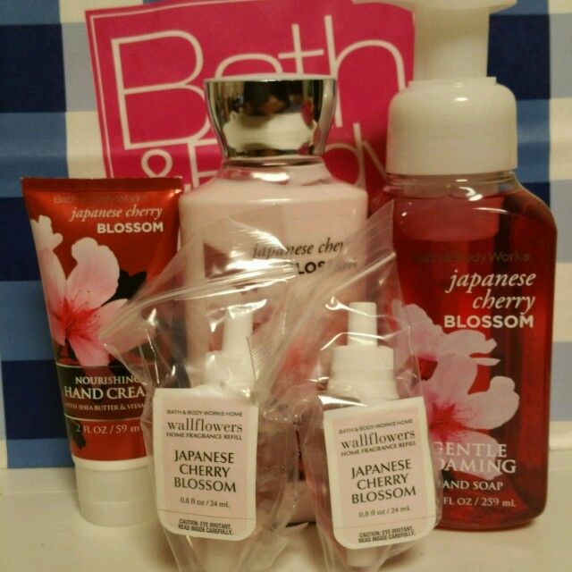 Bath & Body Works(バスアンドボディーワークス)のU.M様専用 コスメ/美容のボディケア(その他)の商品写真