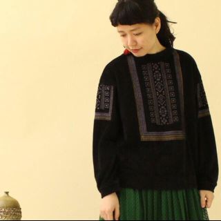 ビュルデサボン(bulle de savon)のベロアクロスステッチ刺繍プルオーバー(トレーナー/スウェット)