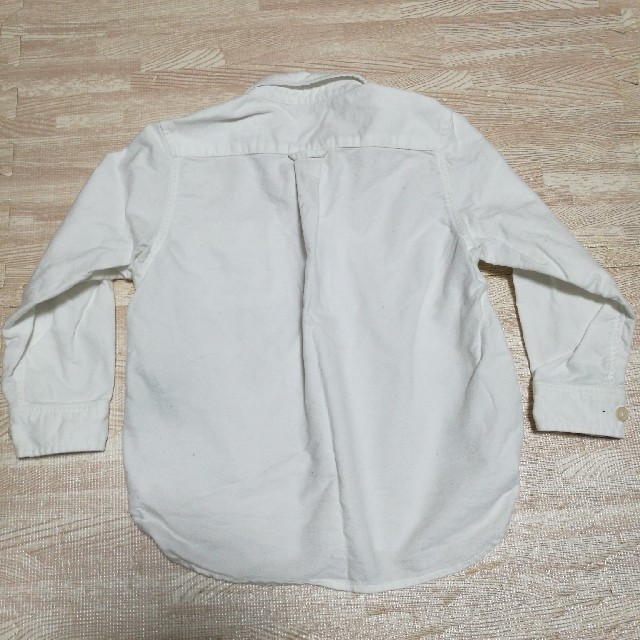 MUJI (無印良品)(ムジルシリョウヒン)のキッズ　白シャツ　100cm キッズ/ベビー/マタニティのキッズ服男の子用(90cm~)(ブラウス)の商品写真