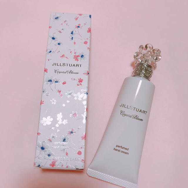 JILLSTUART(ジルスチュアート)のジルスチュアート クリスタルブルーム パフュームハンドクリーム 40g コスメ/美容のボディケア(ハンドクリーム)の商品写真