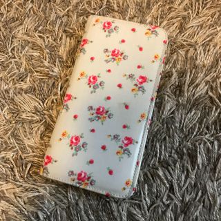 キャスキッドソン(Cath Kidston)の☆キャスキッドソン☆パスポートケース マルチケース フラワー(旅行用品)