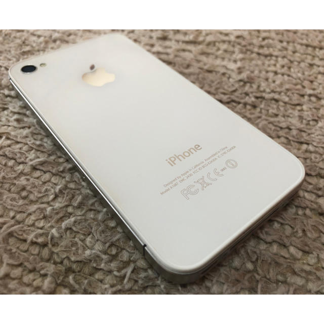 Apple(アップル)の海外版 iphone4s ホワイト スマホ/家電/カメラのスマートフォン/携帯電話(携帯電話本体)の商品写真