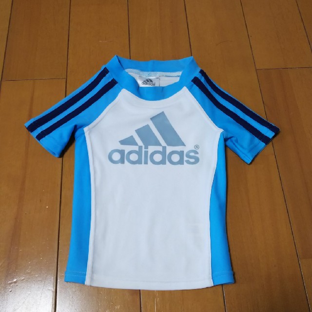 adidas(アディダス)のadidasﾗｯｼｭｶﾞｰﾄﾞ100ｾﾝﾁ美品 キッズ/ベビー/マタニティのキッズ服男の子用(90cm~)(水着)の商品写真