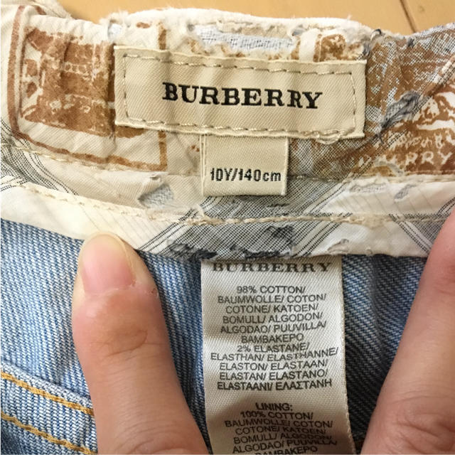 BURBERRY(バーバリー)のバーバリー ジーパン 140 キッズ/ベビー/マタニティのキッズ服女の子用(90cm~)(パンツ/スパッツ)の商品写真