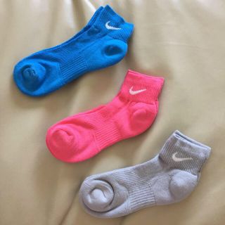 ナイキ(NIKE)の新品♡NIKEロゴソックス♡カラフル♡M(ソックス)