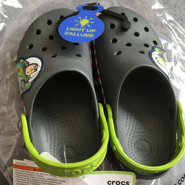 crocs(クロックス)のcrocs クロックス 21cm 新品 光ります(๑´∀`๑)」 キッズ/ベビー/マタニティのキッズ靴/シューズ(15cm~)(サンダル)の商品写真