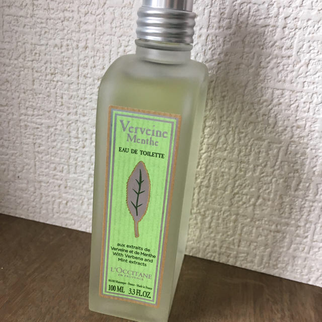 L'OCCITANE(ロクシタン)の夏季限定品ロクシタンミントヴァーベナオードトワレ ポーチ チャーム付き コスメ/美容の香水(ユニセックス)の商品写真