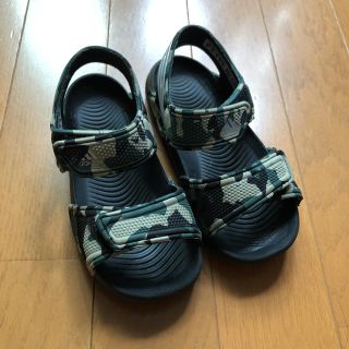 アディダス(adidas)のアディダス   15センチ   サンダル(サンダル)