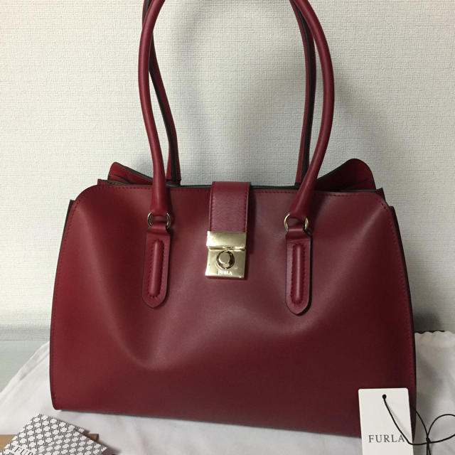 【新品 未使用】FURLAフルラ バッグ 赤